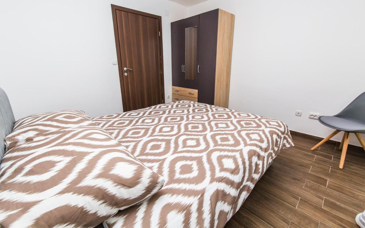 Mabele Apartman Pag Town